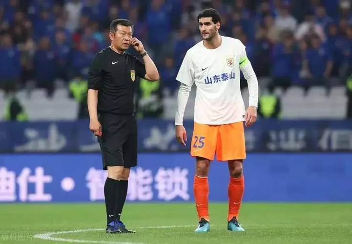 作为中国共产主义运动的先驱，伟大的马克思主义者，杰出的无产阶级革命家，中国共产党主要创始人，李大钊始终将个人命运与国家与人民紧紧联系在一起，他凭借坚定的革命信念和不屈的人格力量，以马克思主义的光驱散中国革命的阴霾，点亮了一批批革命者们的前行道路